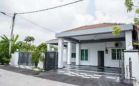 De Luma Alma 9 Bedroom With 8 Bathroom